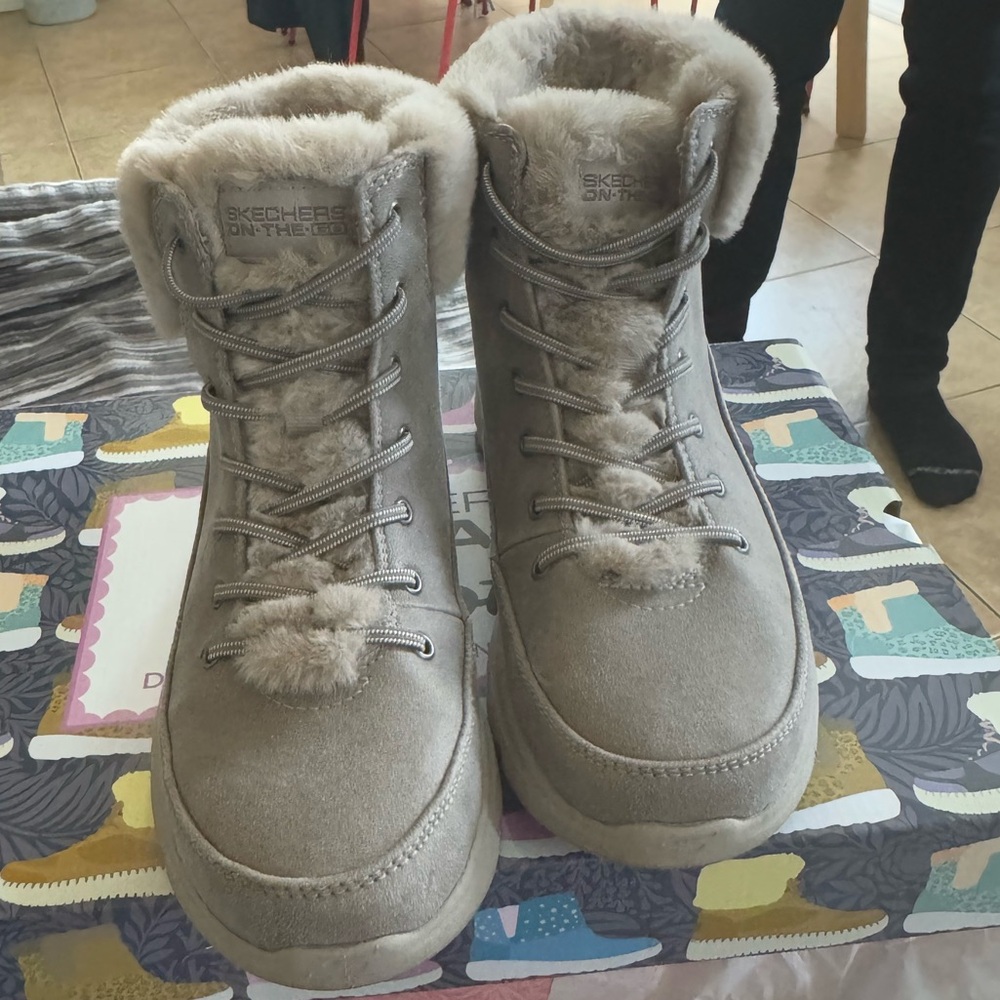 Faux Fur sketchers Lined Boots